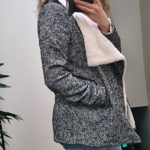 Coat - Picture 2 of 3